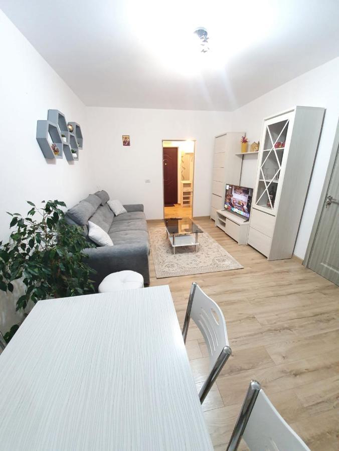 Apartament Ultra Central Marly Gura Humorului Dış mekan fotoğraf